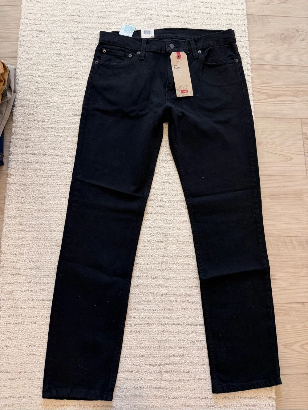 Levi's Slim Straight Jeans in Black